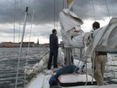 Foto: in Kopenhagen schaut die Crew nach einem Liegeplatz